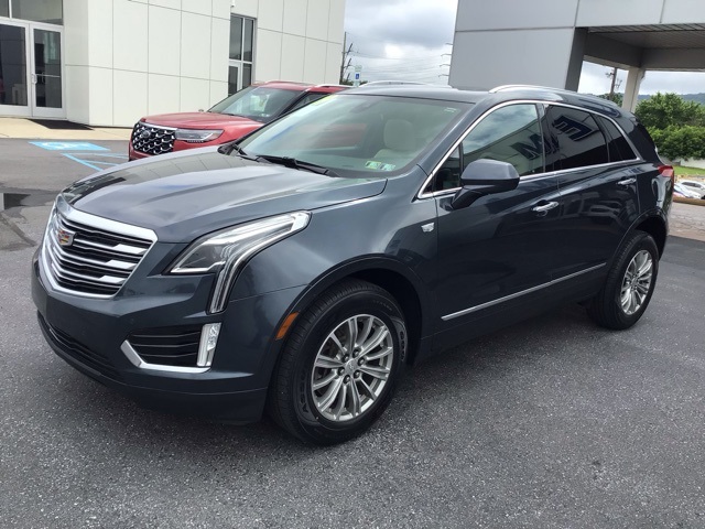2019 Cadillac XT5 Luxury photo 2