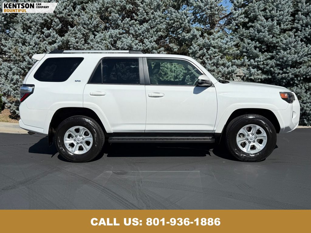 2024 Toyota 4Runner SR5 Premium photo 10