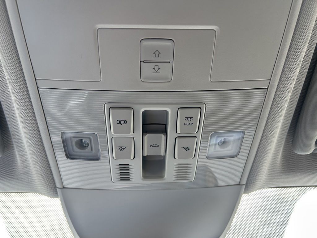 2024 Volkswagen Taos SE photo 35