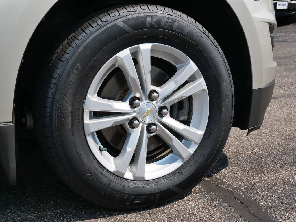 2016 Chevrolet Equinox LS photo 9