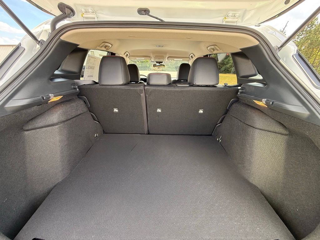 2026 Nissan Kicks SR photo 22
