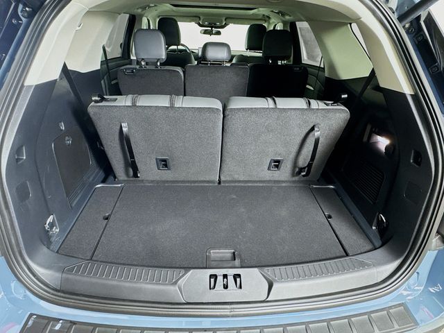2025 Ford Explorer photo 25