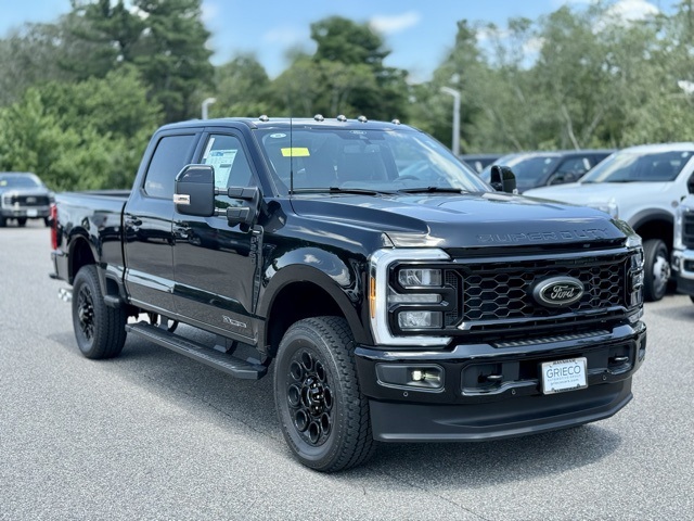 2025 Ford F-250 Super Duty Lariat's photo