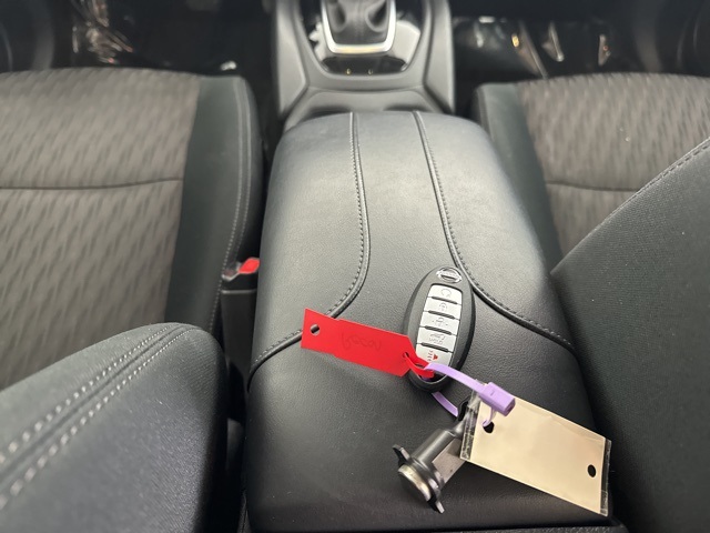 2018 Nissan Rogue SV photo 26