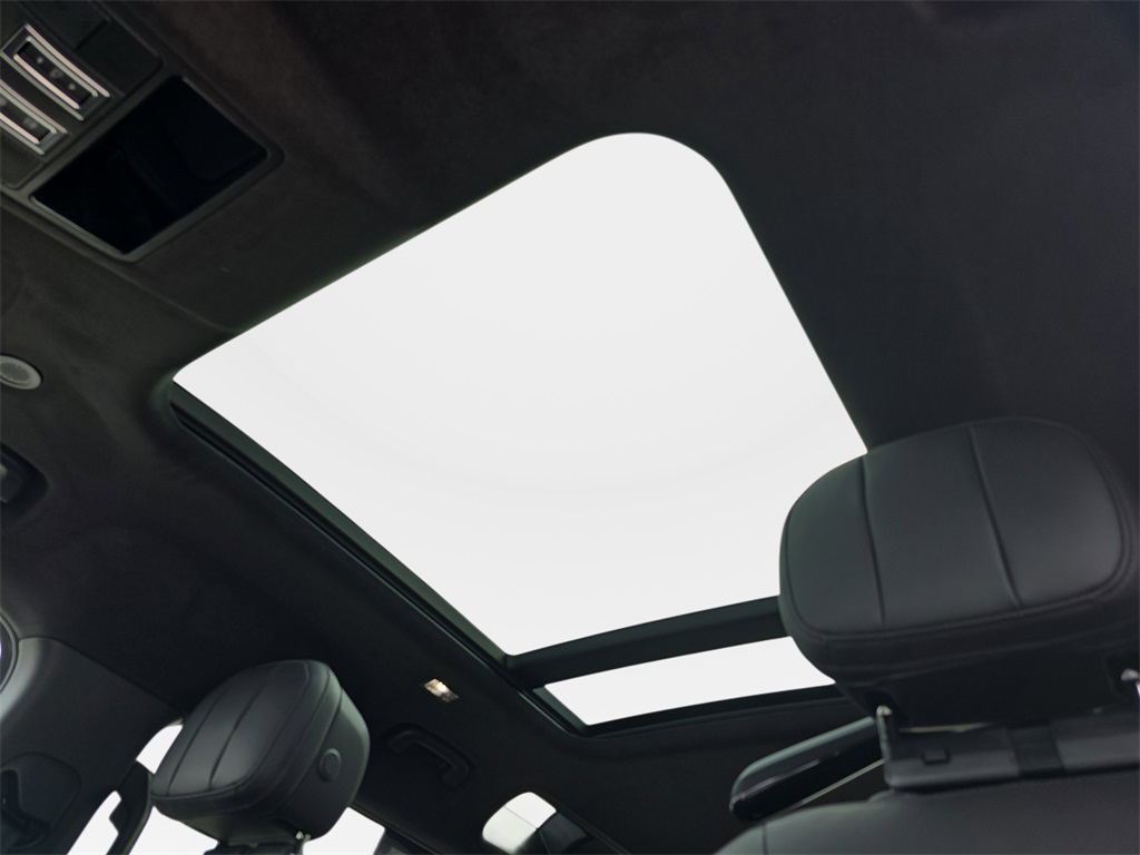 2025 Land Rover Defender 110 V8 photo 29