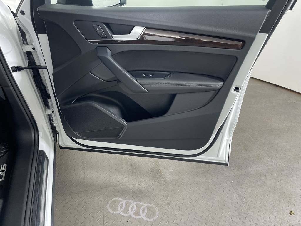 2020 Audi Q5 45 Premium Plus photo 19