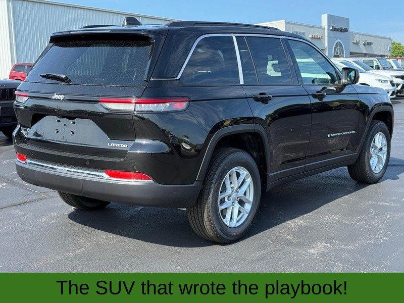 2025 Jeep Grand Cherokee Laredo X photo 3