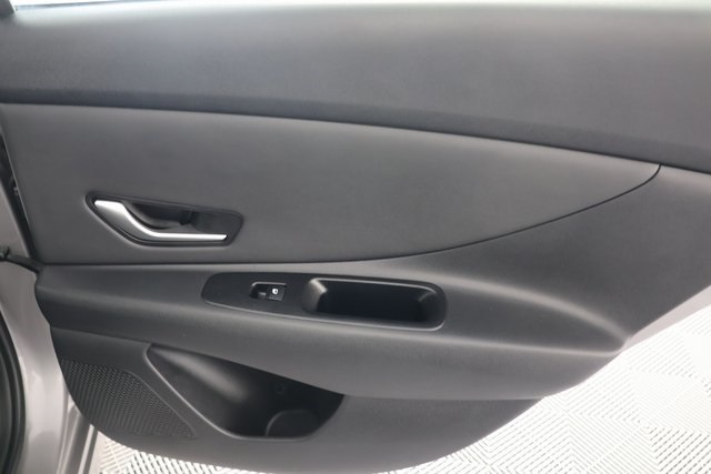 2023 Hyundai Elantra SEL photo 25