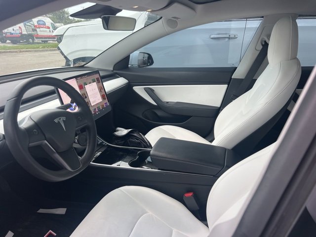 2020 Tesla Model 3 Standard Range Plus photo 7