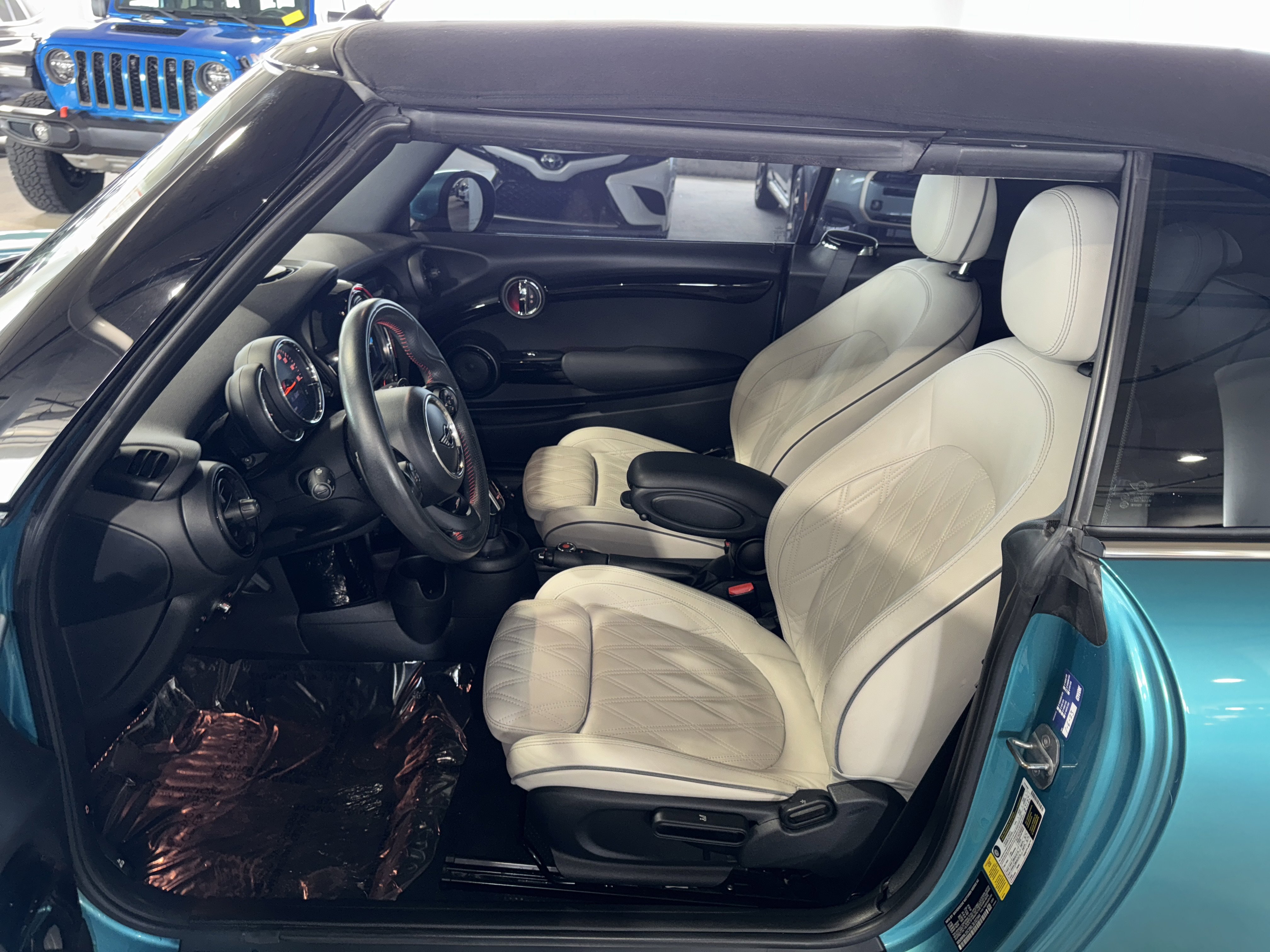 2020 Mini Cooper Convertible S photo 8