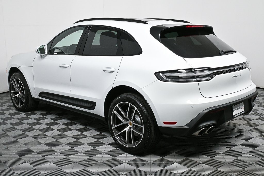 2025 Porsche Macan S photo 3