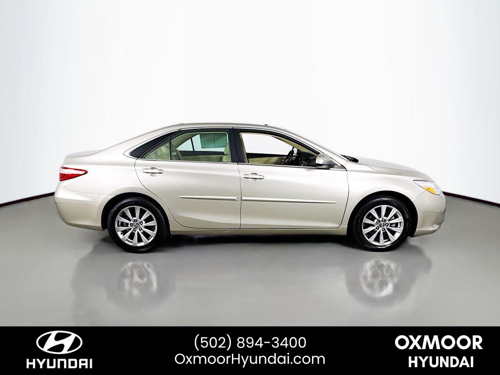 2017 Toyota Camry XLE photo 8