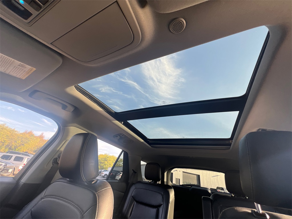 2022 Ford Explorer XLT photo 26