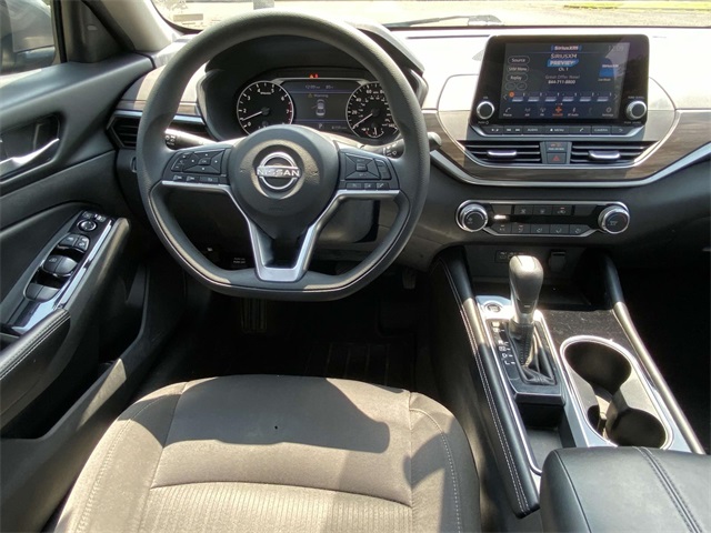 2023 Nissan Altima 2.5 SV photo 8