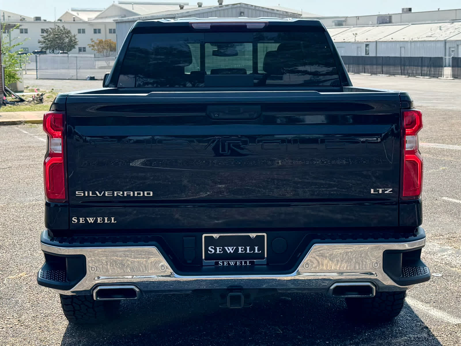 2022 Chevrolet Silverado 1500 LTZ photo 4