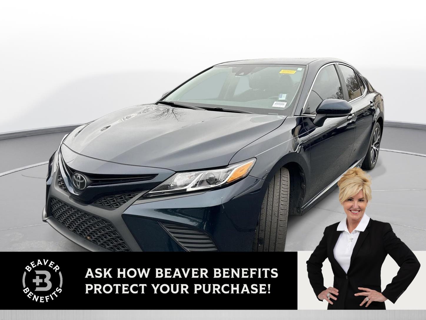 2020 Toyota Camry SE's photo