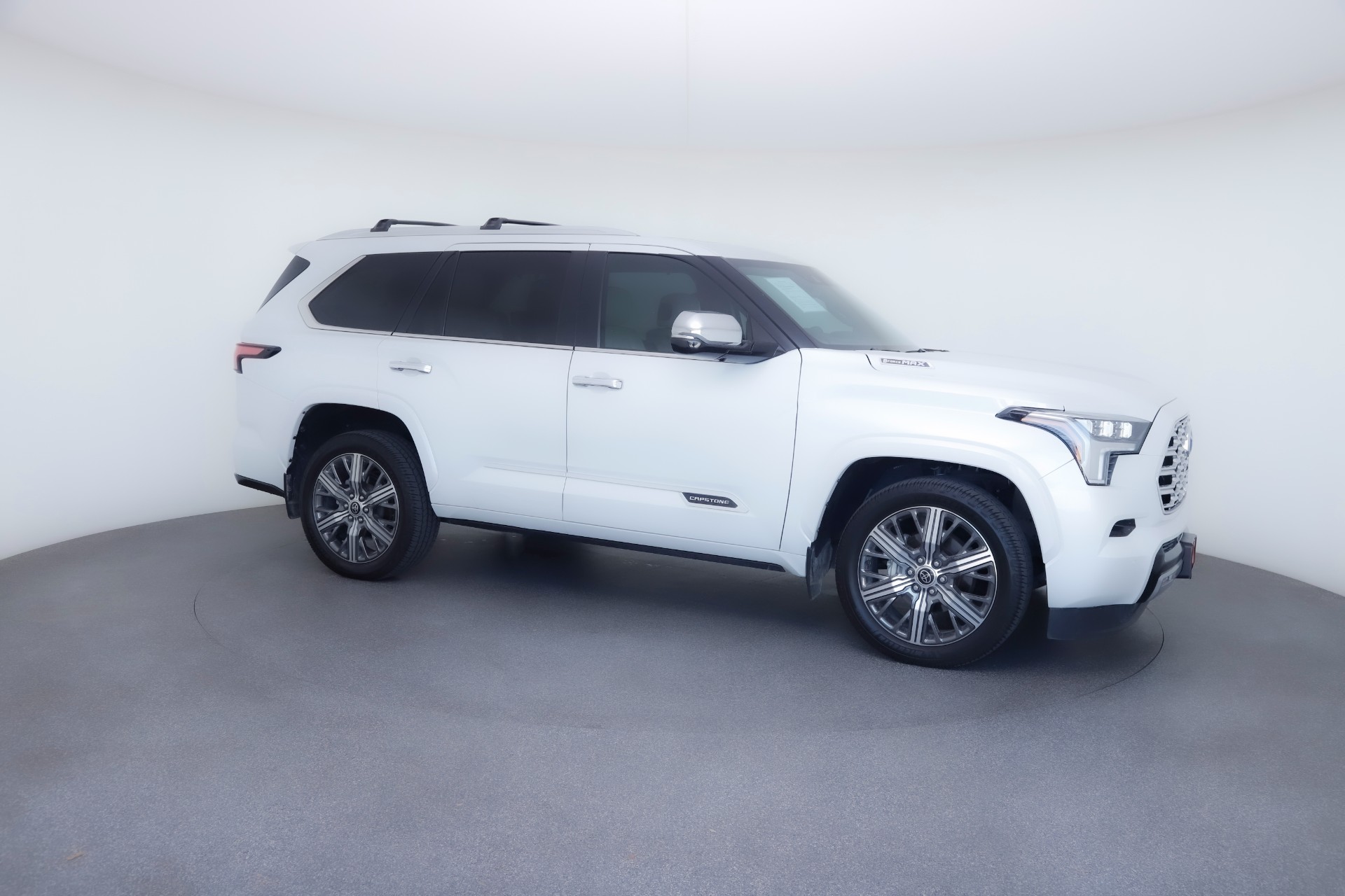 2024 Toyota RAV4 LE photo 10
