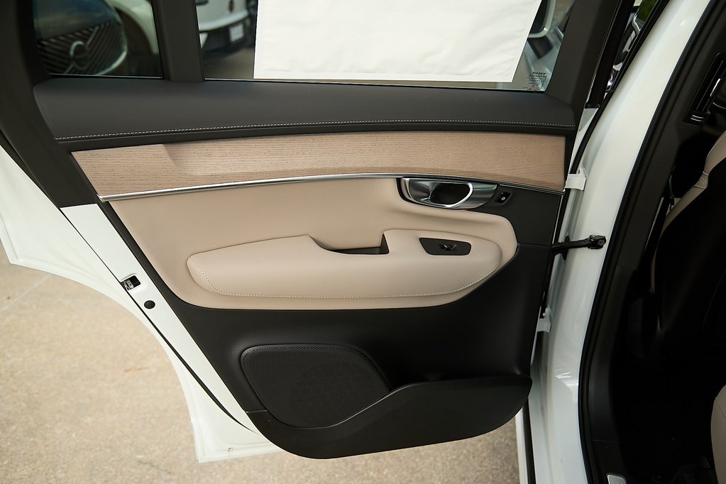 2026 VOLVO XC90 - Image 16