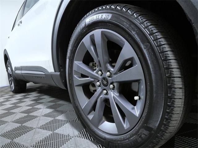 Used 2024 Ford Explorer XLT with VIN 1FMSK8DH1RGA09517 for sale in Apple Valley, Minnesota