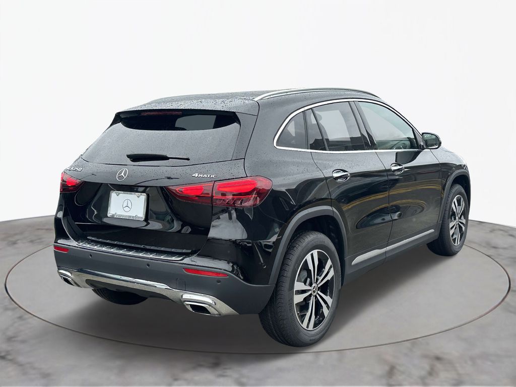2025 Mercedes Benz GLA 250 4MATIC photo 3