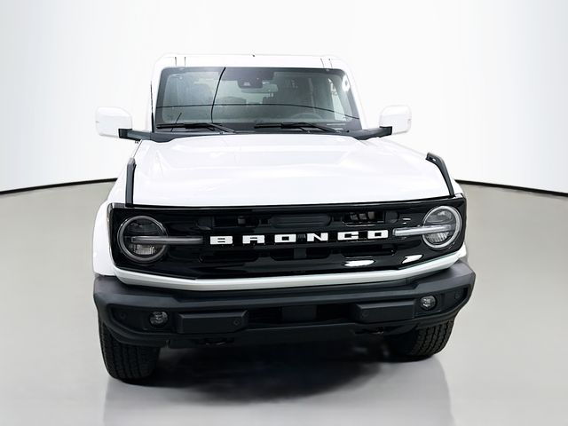 2025 Ford Bronco Outer Banks photo 2