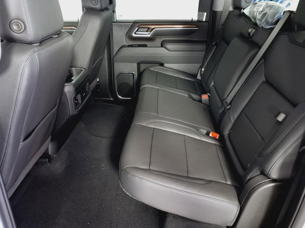 2025 Chevrolet Silverado 2500HD LT photo 15