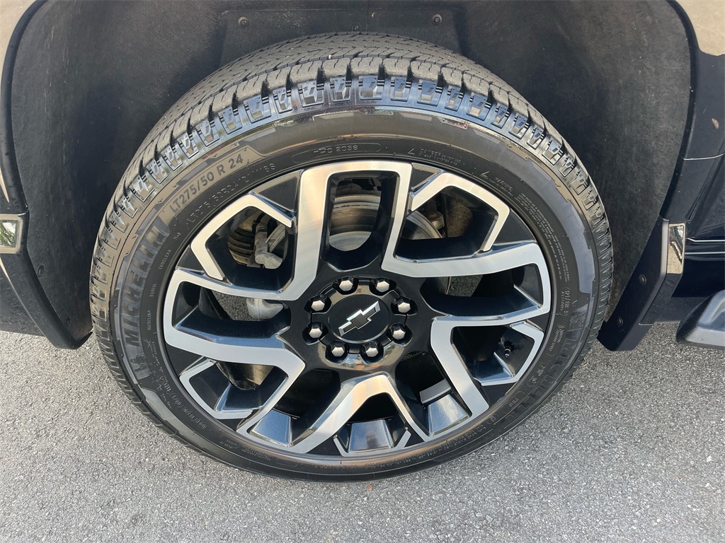 2024 Chevrolet Silverado EV RST photo 31