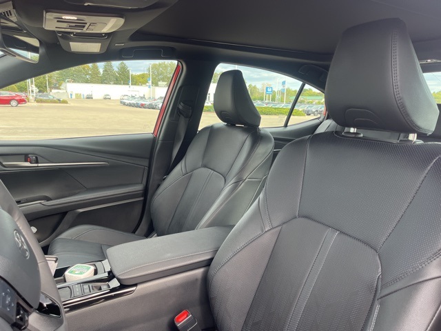 2025 Toyota Camry XSE photo 9