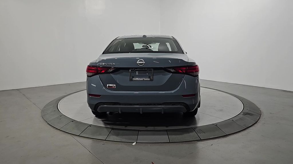 2025 Nissan Sentra SV photo 4