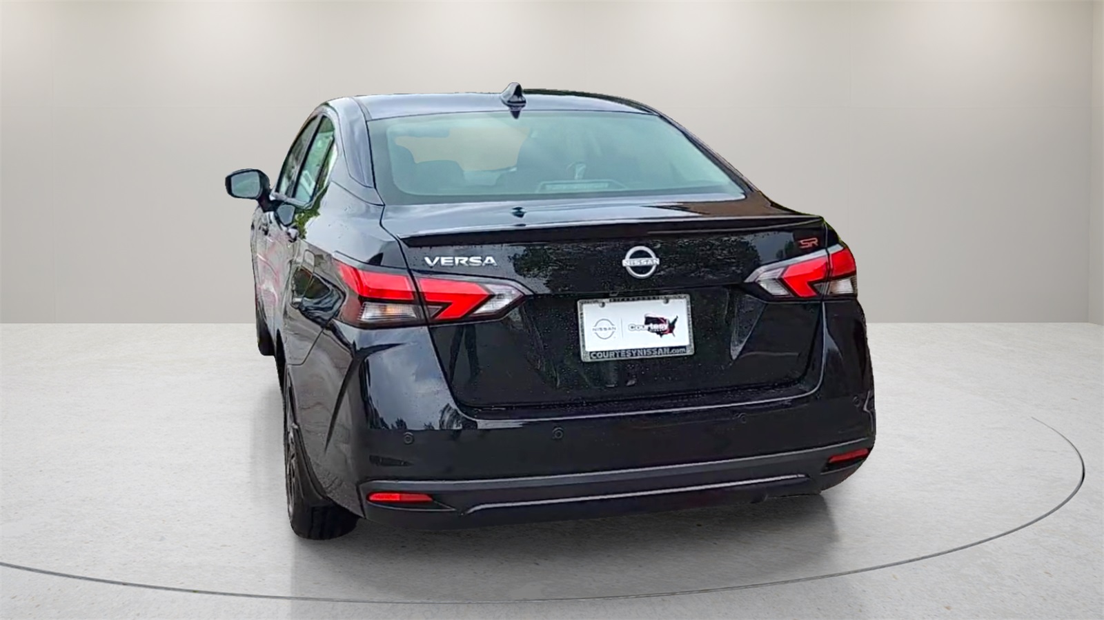 2025 Nissan Versa SR photo 6