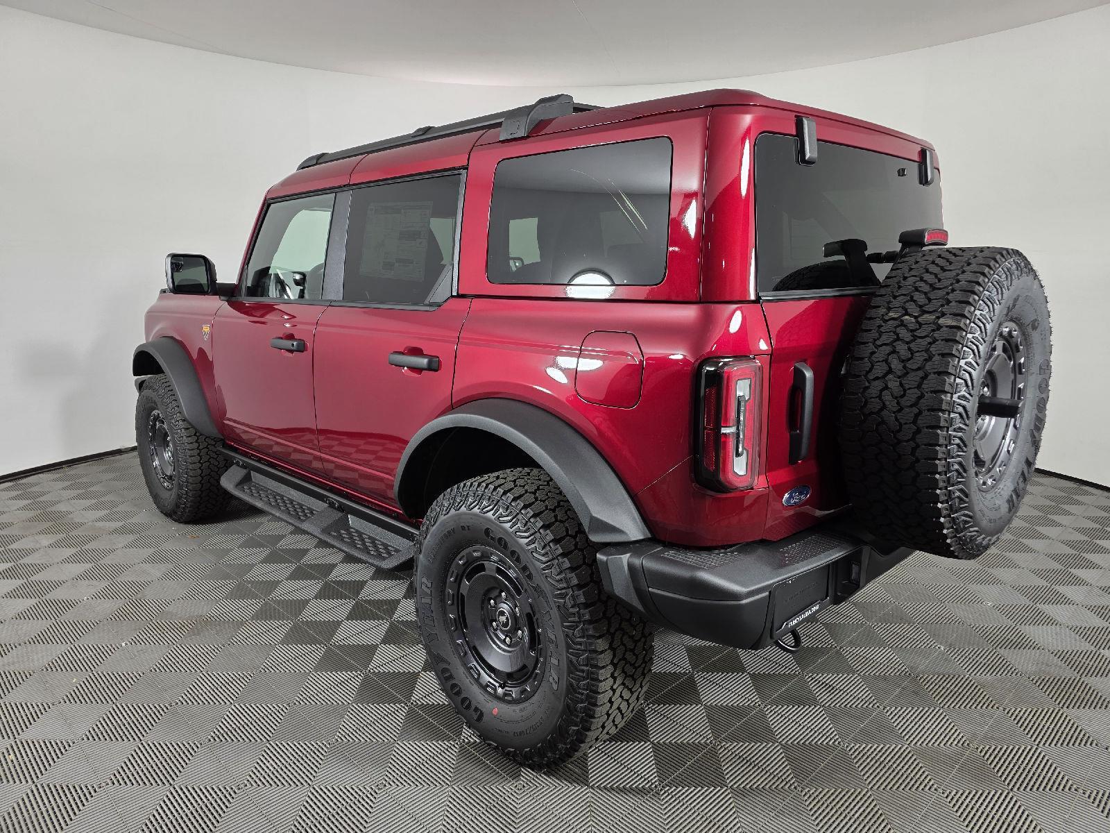 2025 Ford Bronco Badlands photo 3