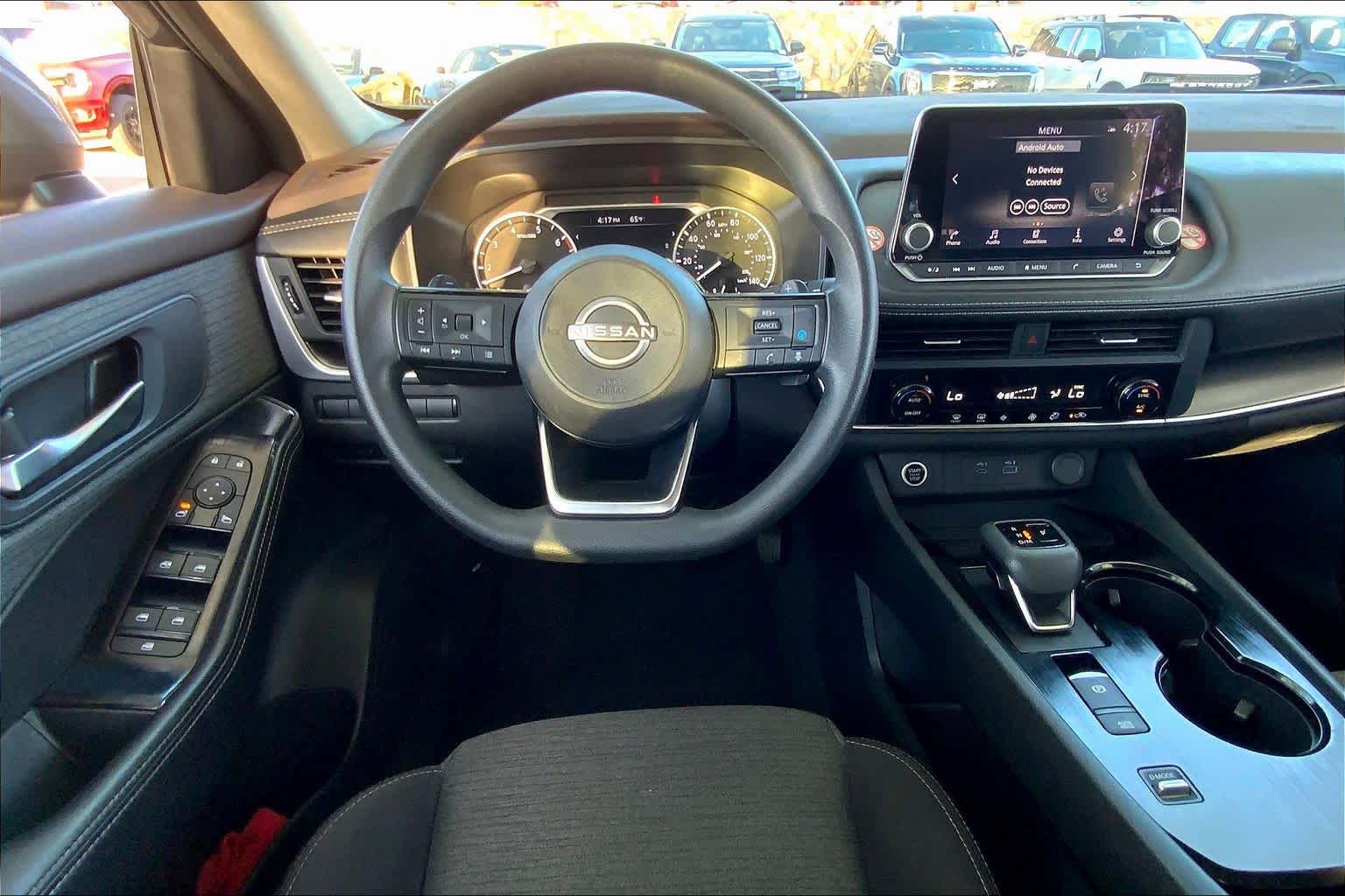 2023 Nissan Rogue SV photo 4