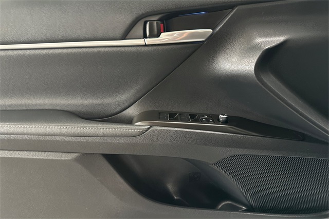 2023 Toyota Camry Hybrid XSE photo 13