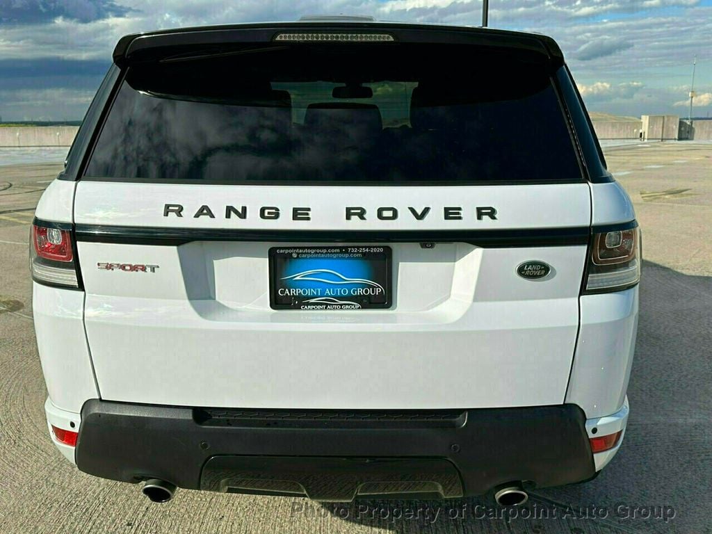 2015 Land Rover Range Rover Sport HSE photo 4