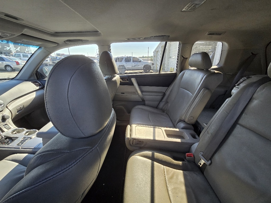 2011 Toyota Highlander XLE photo 7