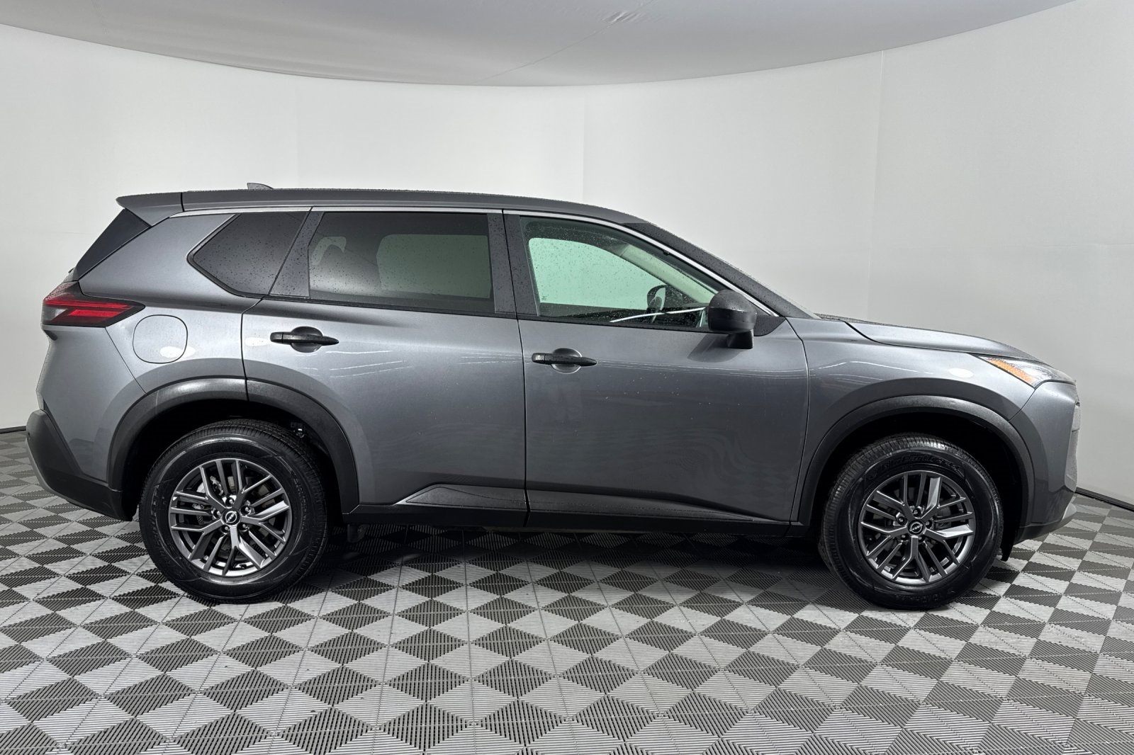 2023 Nissan Rogue S photo 2
