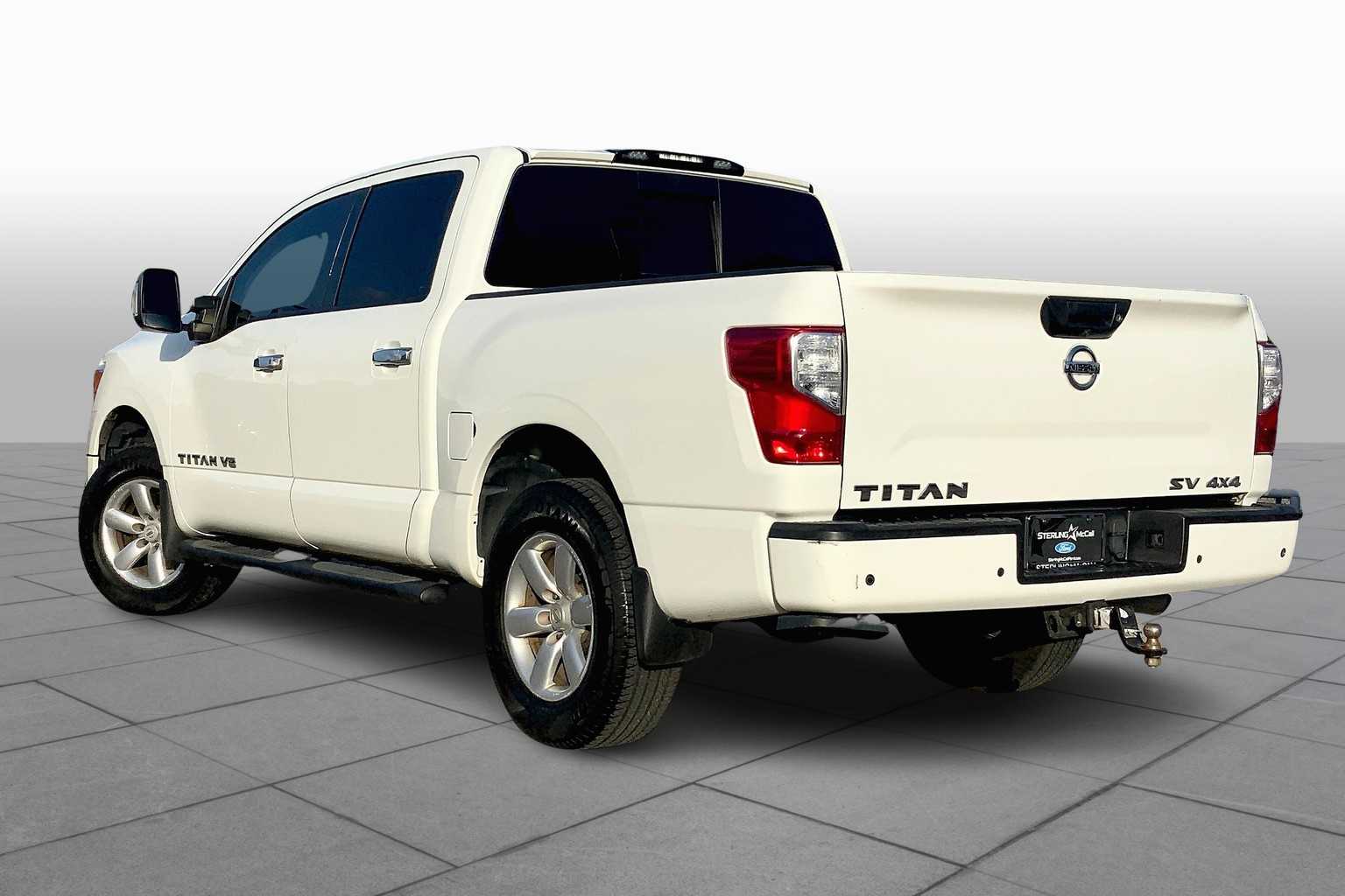2020 Nissan Titan SV photo 7