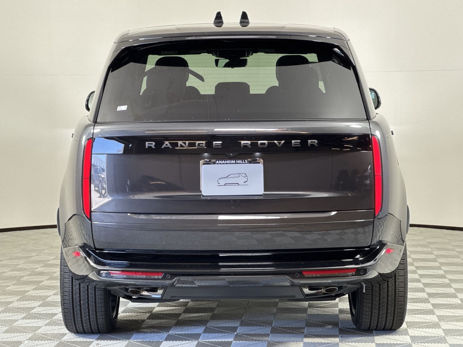 2025 Land Rover Range Rover SE photo 2