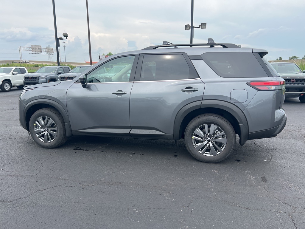 2025 Nissan Pathfinder SV photo 6