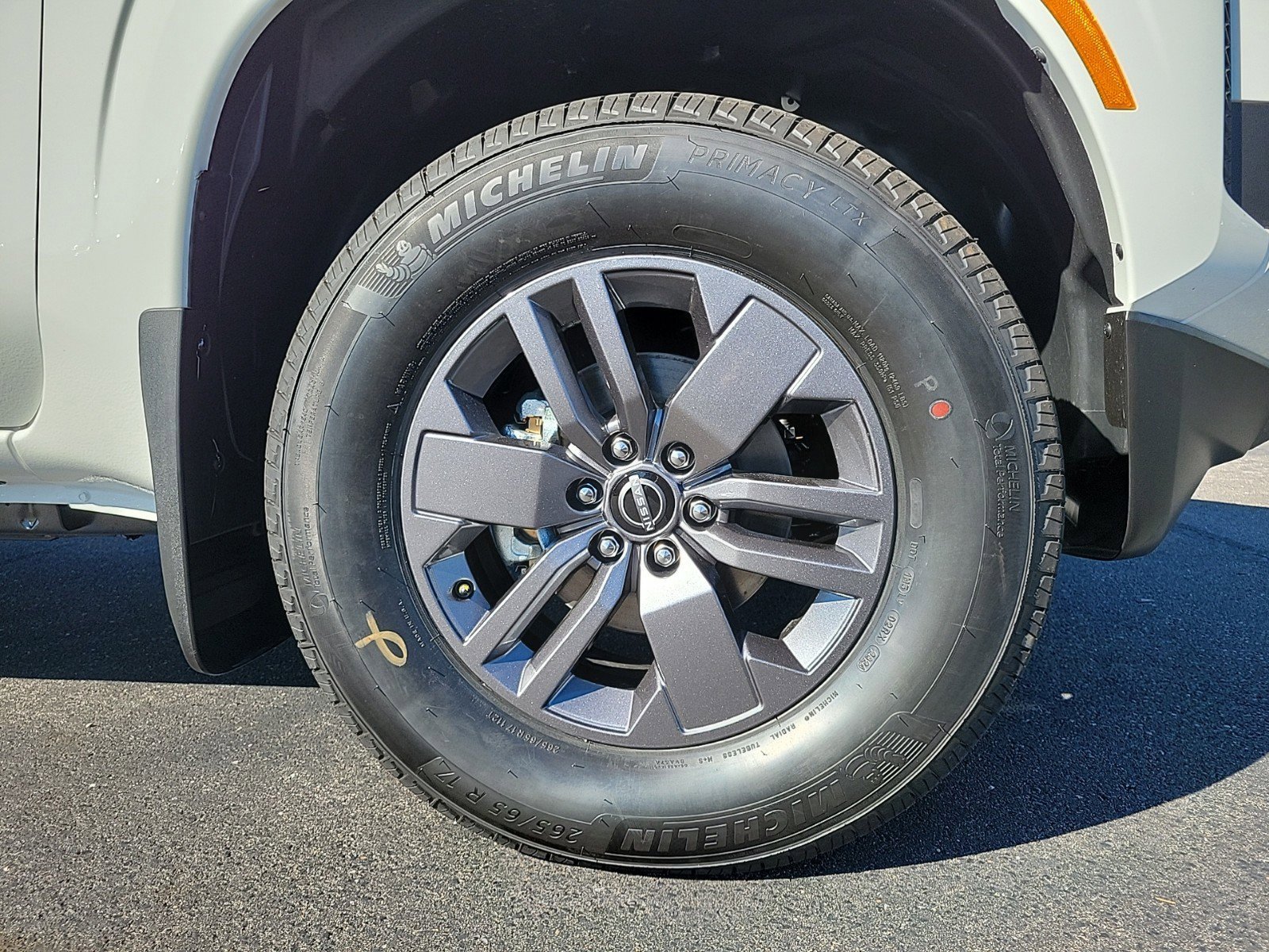 2025 Nissan Frontier SV photo 5