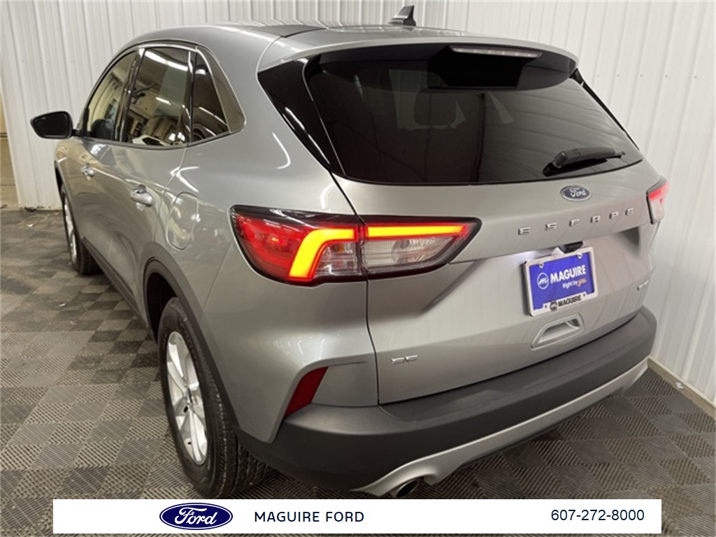2022 Ford Escape SE photo 4