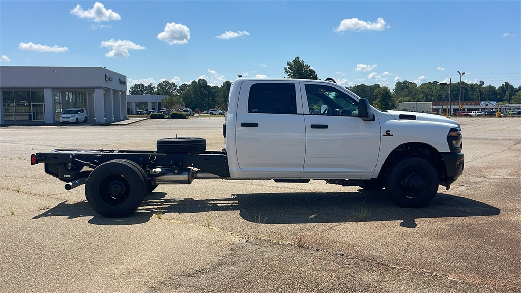 2025 Ram 3500 Tradesman photo 8