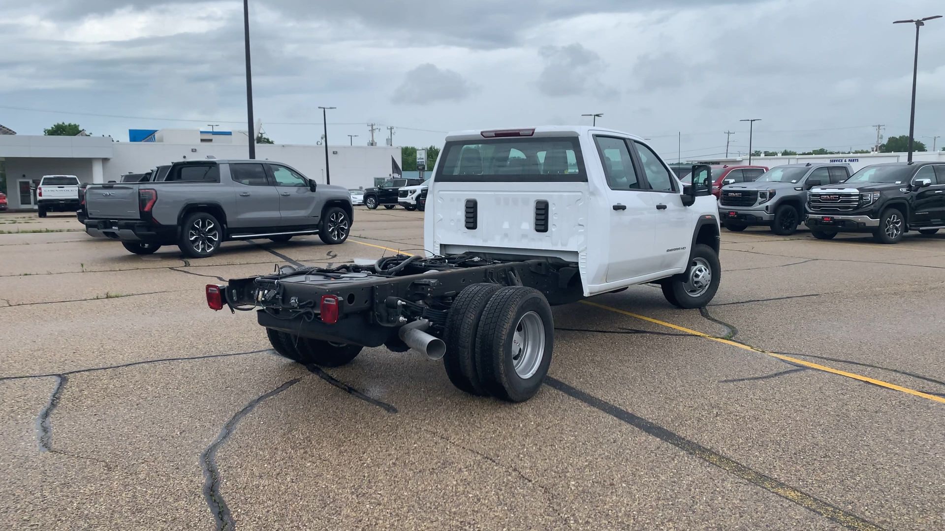 2024 Gmc Sierra 3500 HD Pro photo 2
