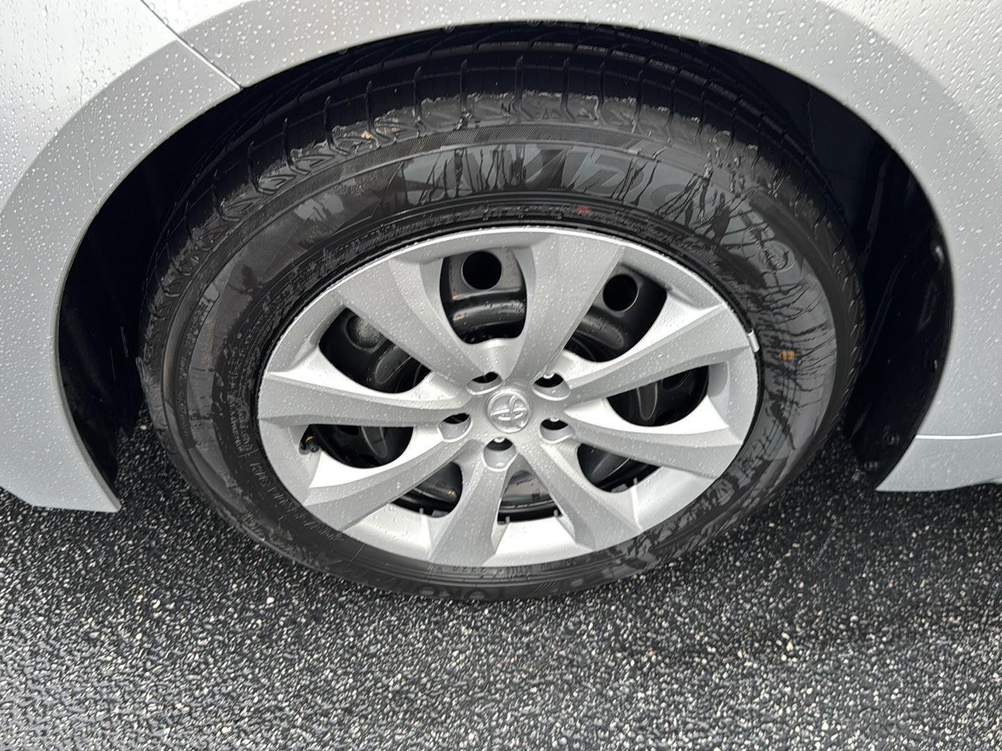 2025 Toyota Corolla Hybrid LE photo 28