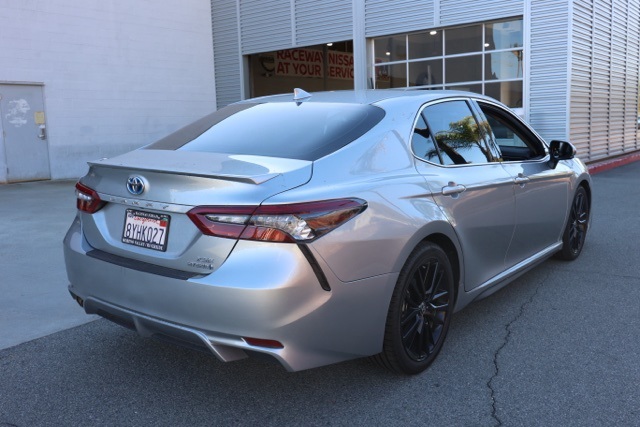 2021 Toyota Camry Hybrid XSE photo 3