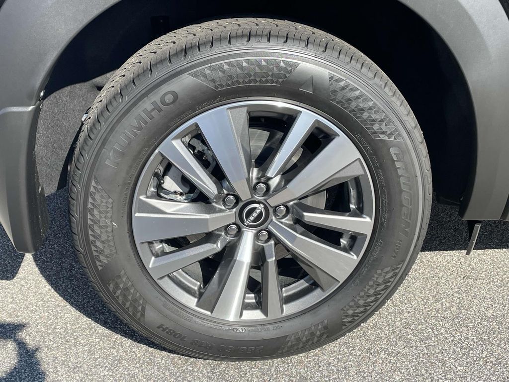 2025 Nissan Pathfinder SL photo 3