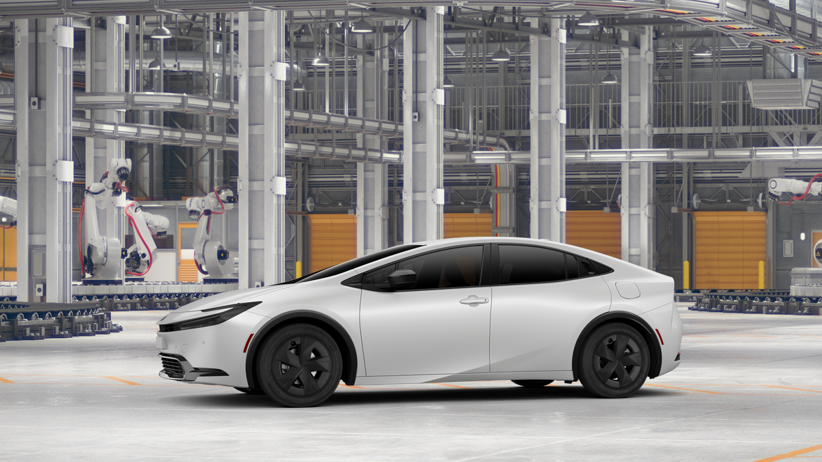 2026 Toyota Prius LE photo 3