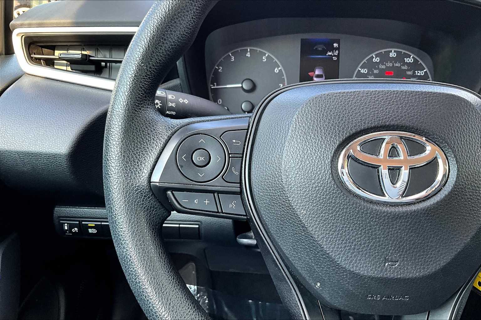 2024 Toyota Corolla LE photo 20