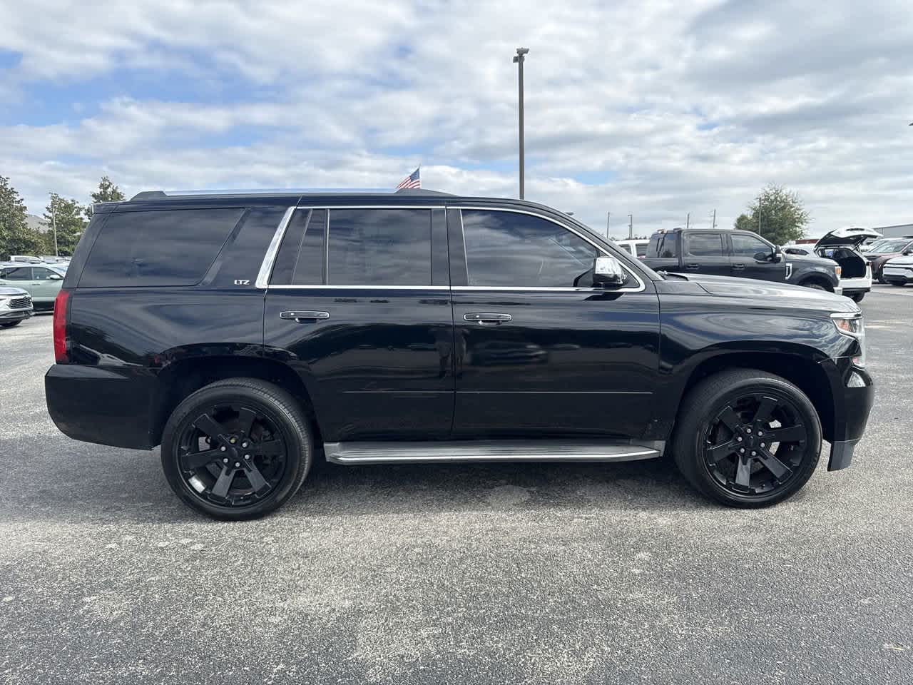 2015 Chevrolet Tahoe LTZ photo 3