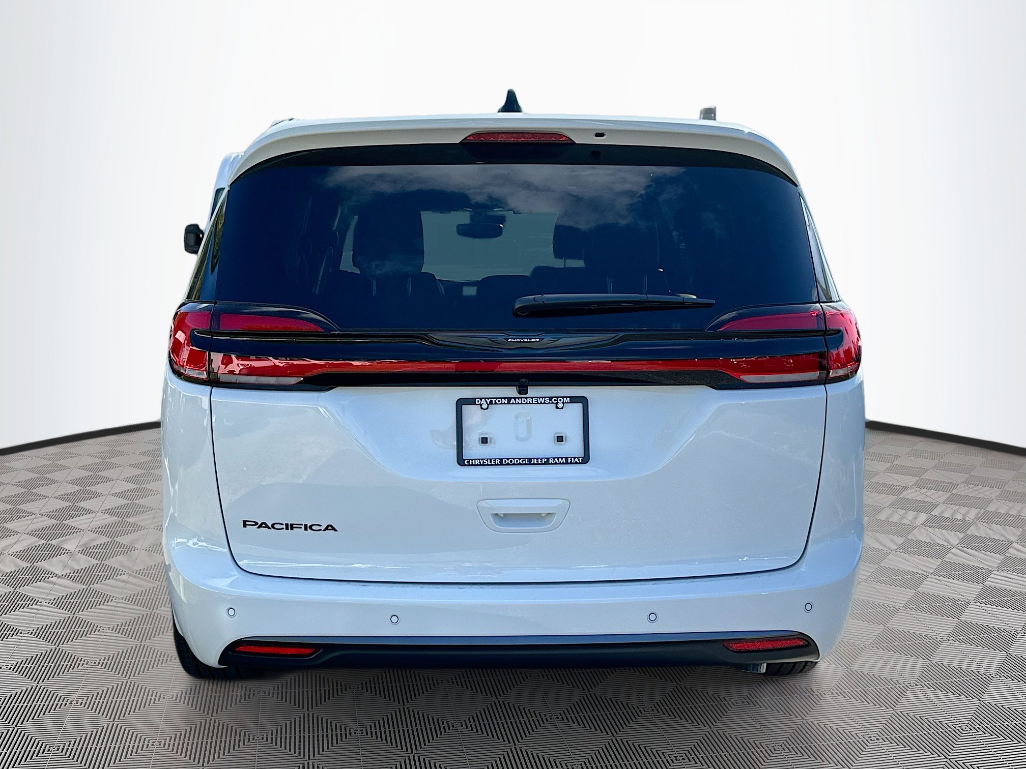 2026 Chrysler Pacifica photo 4